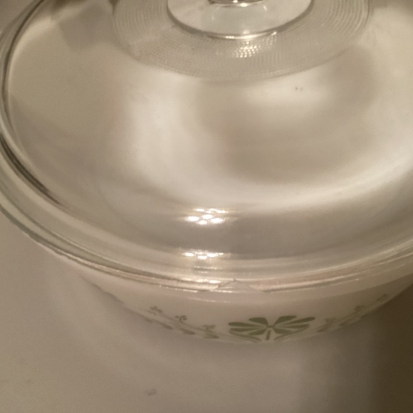 Vintage Daisy Casserole - Picture 4 of 7